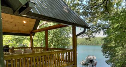 Piney Cove - Waterfront on Lake Blue Ridge | Private Dock | Hot Tub