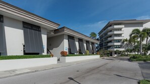 Exterior - South Seas East D3 - 2 BR/2 BA - Over Looking Pool & Bay - Beach Access - Gated Community (Marco Island)