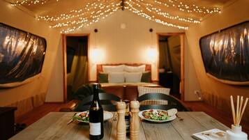 Luxury Tent | In-room dining