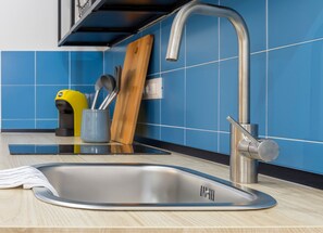 經典客房 | 私人廚房 | 雪櫃、爐具、咖啡機/沖茶器、廚房用具/餐具/器皿
