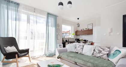 Deluxe house 5 miles to an Old Town with double walk-in shower and Victorian tub