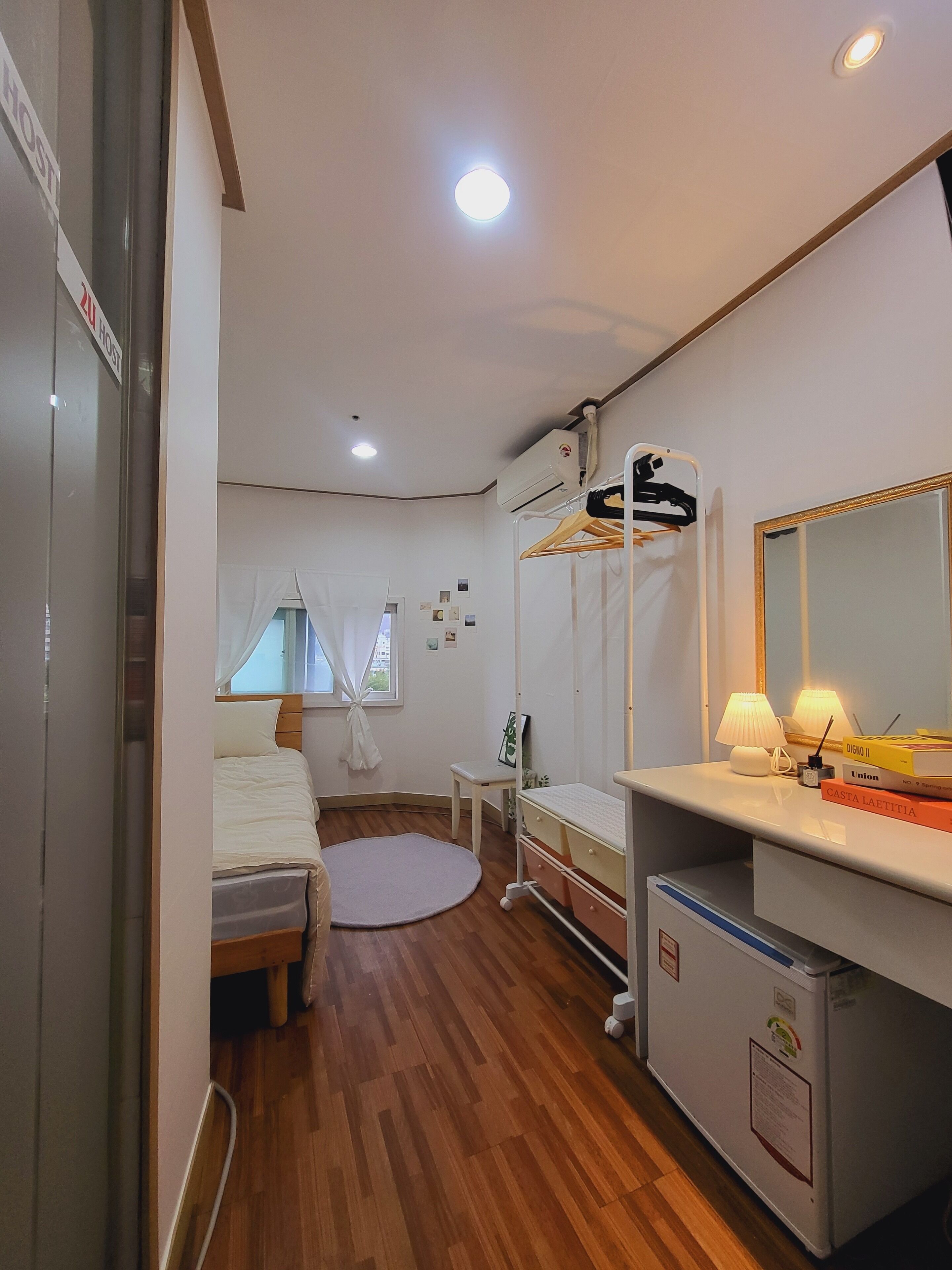 Desk, laptop workspace, free WiFi, bed sheets