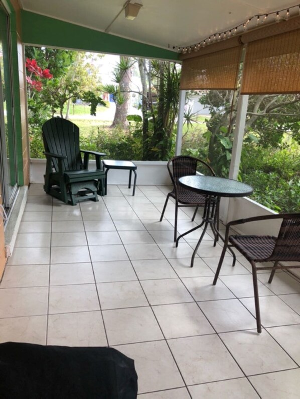 屋外ダイニングエリア