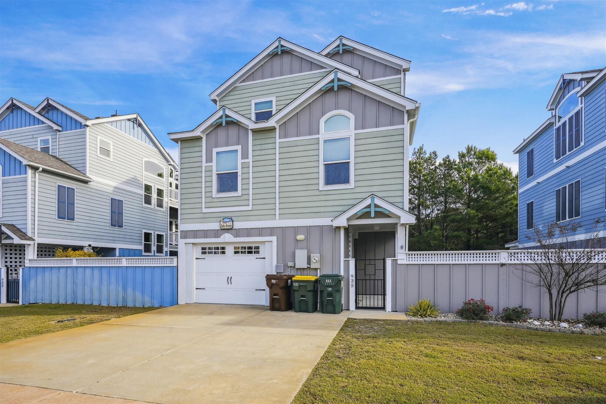 CBAY-935 Salty Breeze Sat-Sat ELEVATOR Pvt Hot tub Community Amenities: Pool
