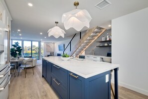 Interior - Oceanfront | Luxury Remodel | Pool | Walk 2 Dining (Encinitas)