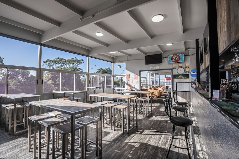 Bridport Bay Inn by null