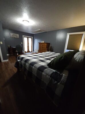 Room - Camerons on the Creek,your next vacation getaway in the 1000 Islands! (Alexandria Bay)