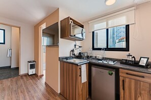 Fridge, microwave, stovetop, coffee/tea maker - VH | Roma Norte depa 1 BR con terraza and wifi | 105 (Ciudad de México)