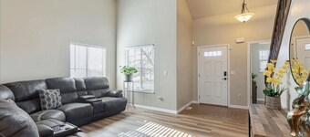 Homestead Haven | Sleeps 14 | 2 Car Garage