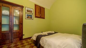 1 habitación, internet y ropa de cama
