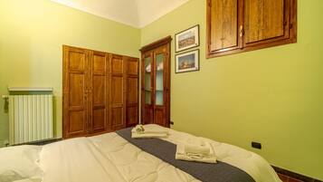 1 bedroom, internet, bed sheets