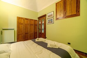 1 habitación, internet y ropa de cama