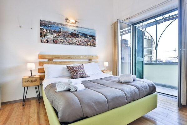 1 slaapkamer, een strijkplank/strijkijzer, beddengoed