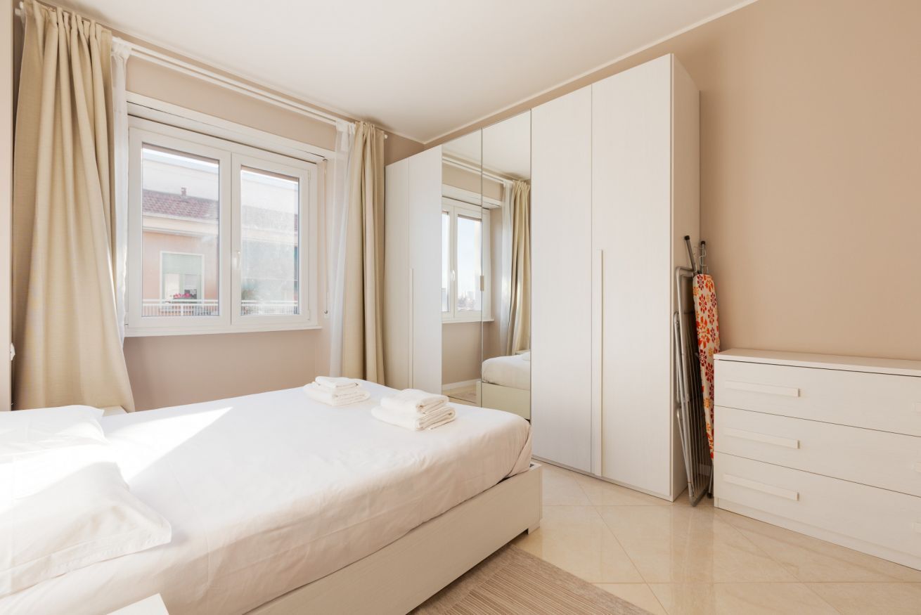1 habitación, tabla de planchar con plancha y acceso a internet 