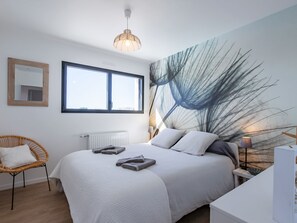 4 Schlafzimmer, Schreibtisch, Bügeleisen/Bügelbrett, WLAN