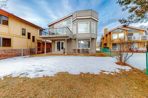 Exterior - Lake Tahoe Hideaway with rooftop hot tub, fireplace, scenic balcony, & smart TVs (South Lake Tahoe)