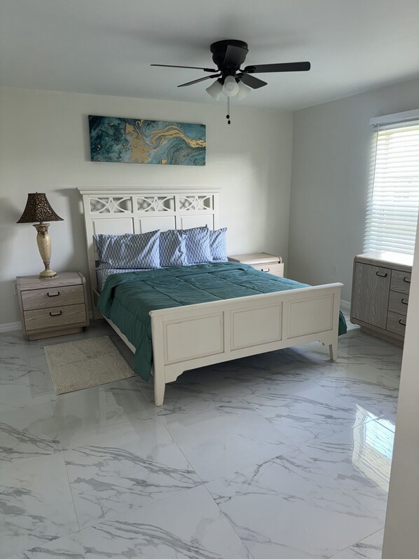 3 bedrooms, iron/ironing board, free WiFi, bed sheets