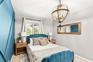 3 bedrooms, iron/ironing board, WiFi, bed sheets