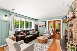 Smart TV, fireplace, video games, books