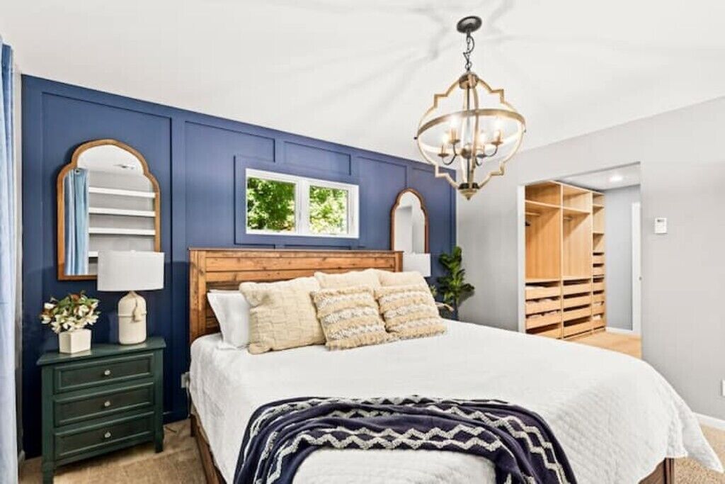 3 habitaciones, tabla de planchar con plancha, wifi y ropa de cama 