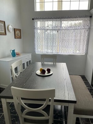 Dining - 4BDRM PRIVATE HOME IN QUIET RESIDENTIAL COMMUNITY 12 MIN FROM AIRPORT, 30 MIN TO BELIZE CITY (Ladyville)