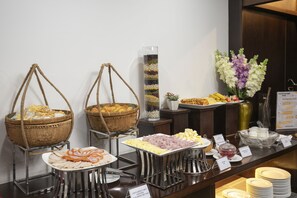 Gratis morgenmadsbuffet hver dag