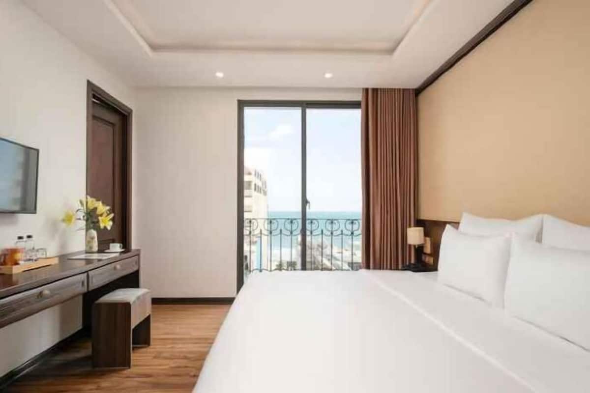 Premium bedding, down duvets, memory-foam beds, minibar