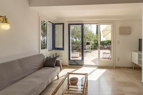 Cau del Llop 70 – Beautiful apartment with garden