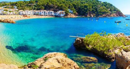 Villa avec piscine privée au pied de la plage de Tamariu-Costa Brava