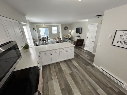 Highland Hideaway-Newly Remodeled! 