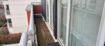 Free parking near city centre & stadium sleeps 6-8