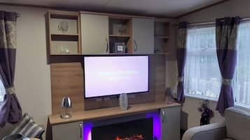 Televisio, takka, DVD-soitin