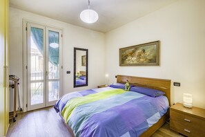 1 slaapkamer, een bureau, gratis wifi, beddengoed