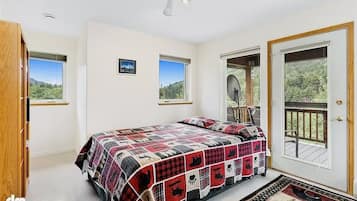 3 bedrooms, travel crib, WiFi, bed sheets