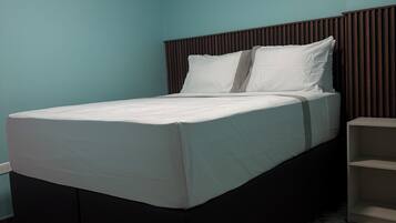 7 bedrooms, WiFi, bed sheets