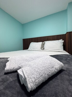 4 bedrooms, WiFi, bed sheets