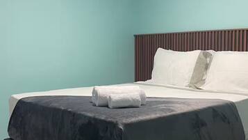 7 bedrooms, WiFi, bed sheets