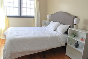 2 室のベッドルーム、アイロン / アイロン台、WiFi、ベッドシーツ