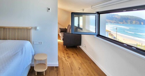 AG Casa Arnados, 1st linea Playa Razo with terrace