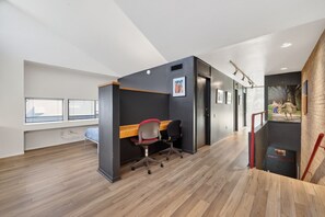 3 soverom, skrivebord, strykejern/-brett og wi-fi (inkludert)