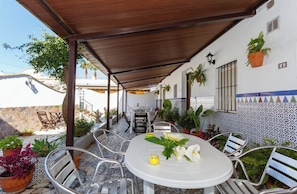 Outdoor dining - Apartment Casa Postas IV, with swimming pool. (Conil de la Fra.)