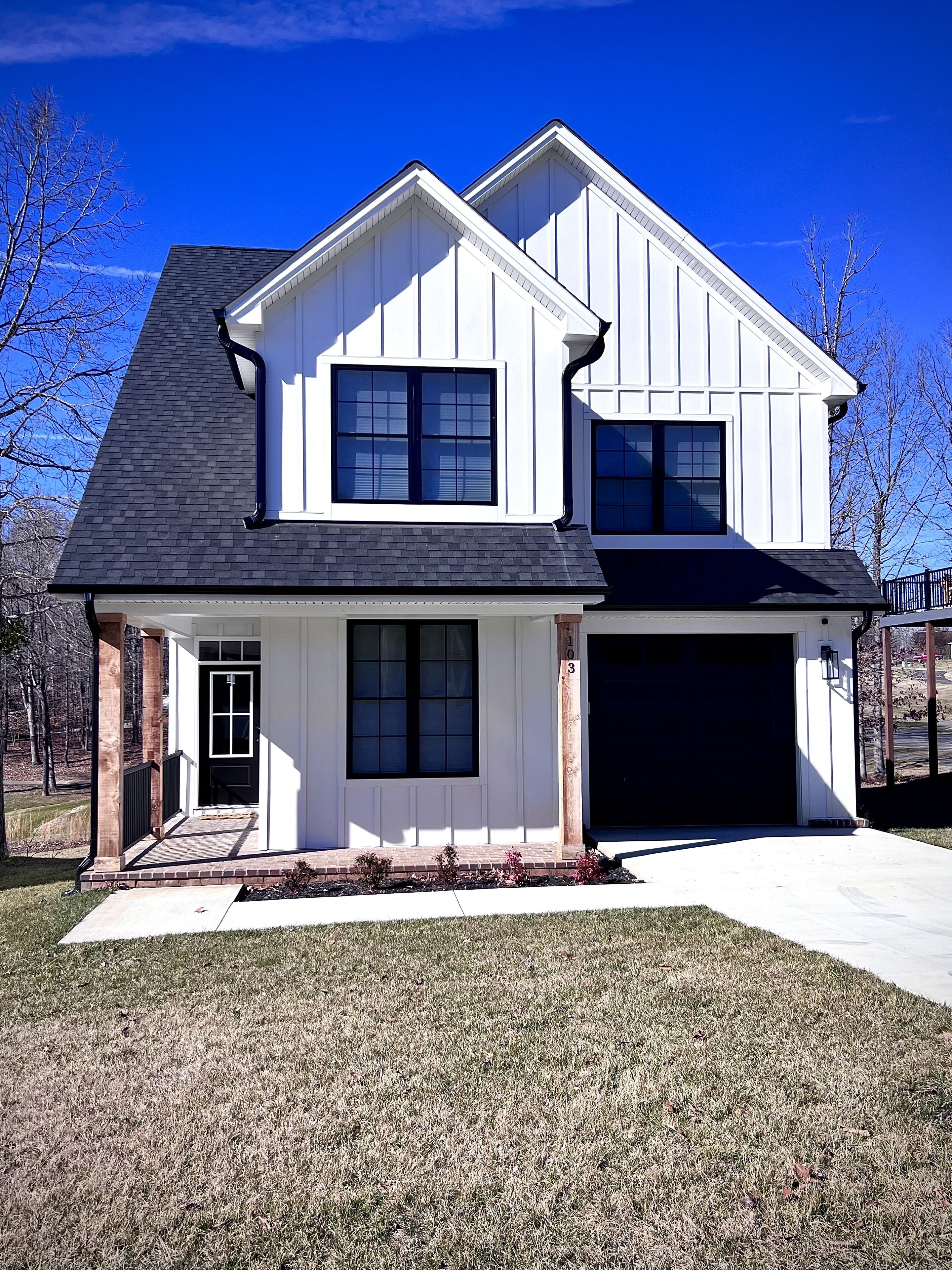 Smith Mountain Lake House Getaway! Modern House with special Country Club access