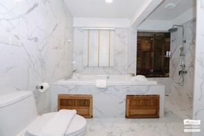 Exclusive Cottage | Bathroom | Free toiletries, hair dryer, bathrobes - My Cottage Chiangmai (Mae On)