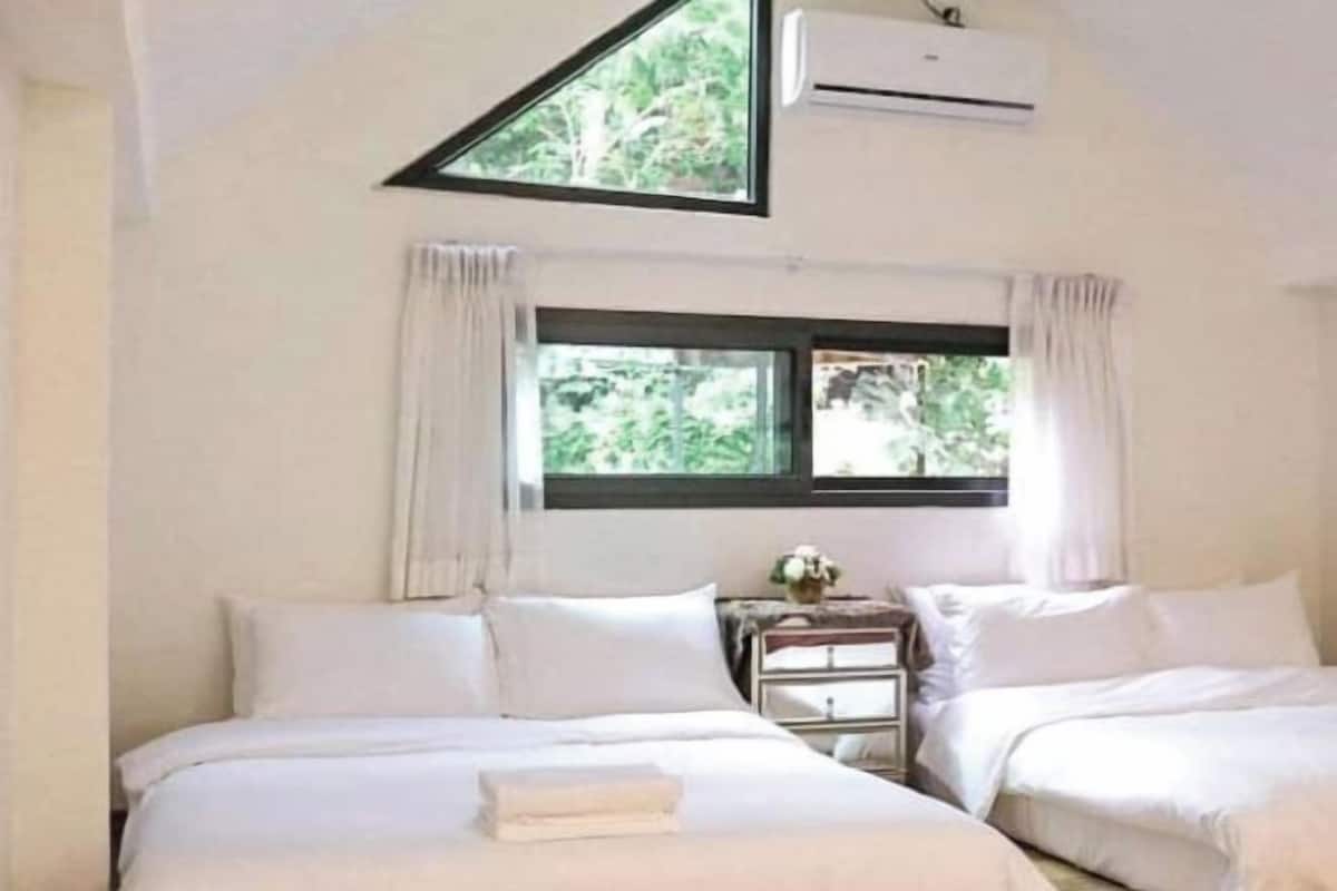 1 slaapkamer, hypoallergeen beddengoed, een gratis minibar, een bureau