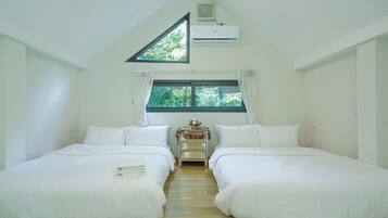 1 bedroom, hypo-allergenic bedding, free minibar, desk