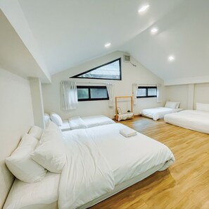 Exclusive Cottage | 1 bedroom, hypo-allergenic bedding, free minibar, desk