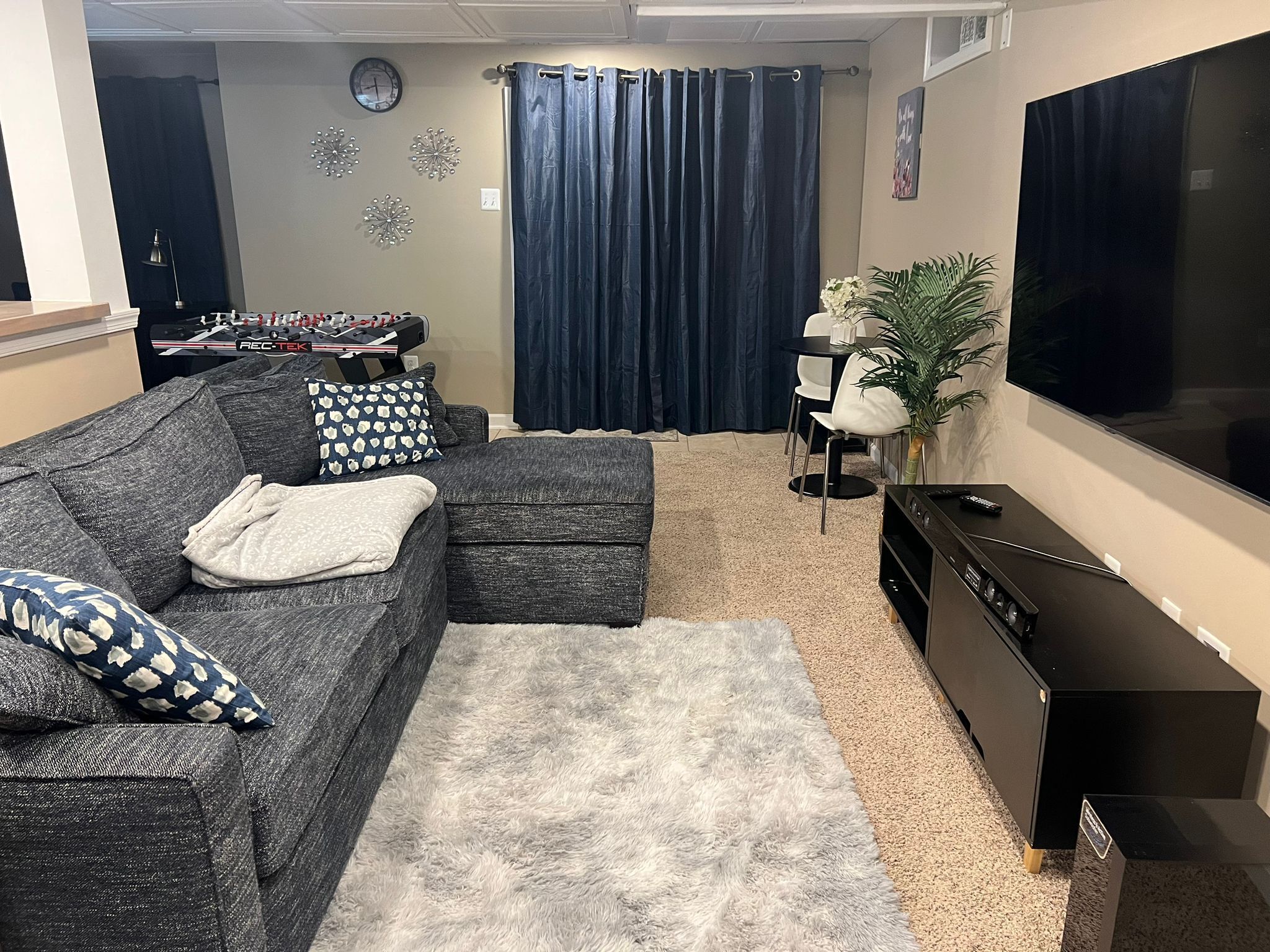 Smart TV, foosball, stereo