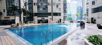 COZI modern loft suite at BGC