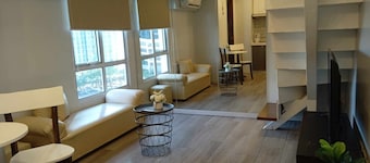COZI modern loft suite at BGC