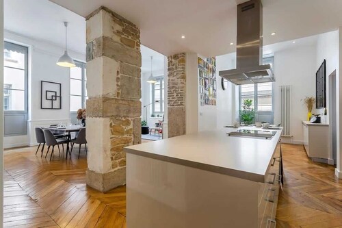 Charlie - Appartement meublé 260m² - Centre ville